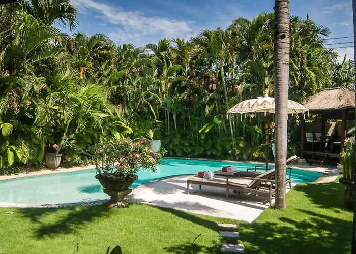 3br Oasis, Sleeps 6, Walk To Restbars * Seminyak