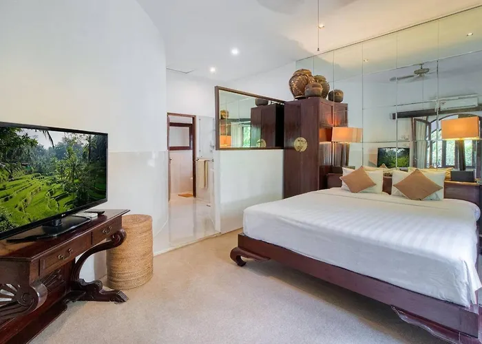 Villa 3br Oasis, Sleeps 6, Walk To Restbars Seminyak