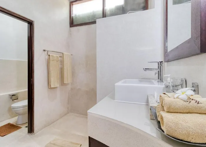 3br Oasis, Sleeps 6, Walk To Restbars Villa Seminyak