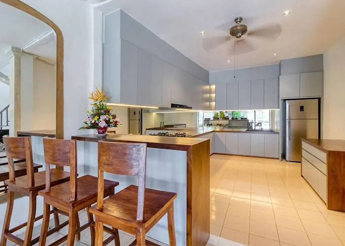 3br Oasis, Sleeps 6, Walk To Restbars