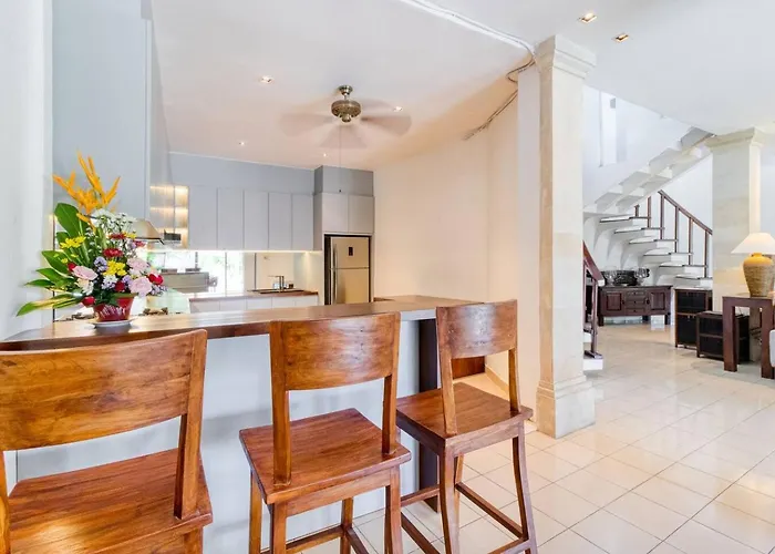 Villa 3br Oasis, Sleeps 6, Walk To Restbars Seminyak