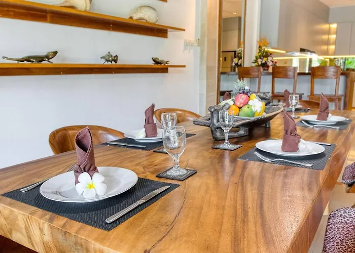 Villa 3br Oasis, Sleeps 6, Walk To Restbars Seminyak